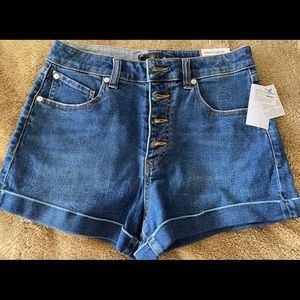 Volcom Denim High Rise Shorts, Size 28, NWT!!